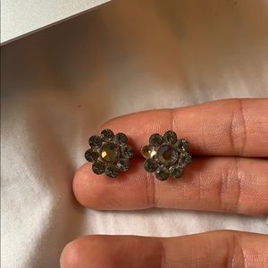 GREY CRYSTAL FLOWER TARINA TARANTINO EARRINGS